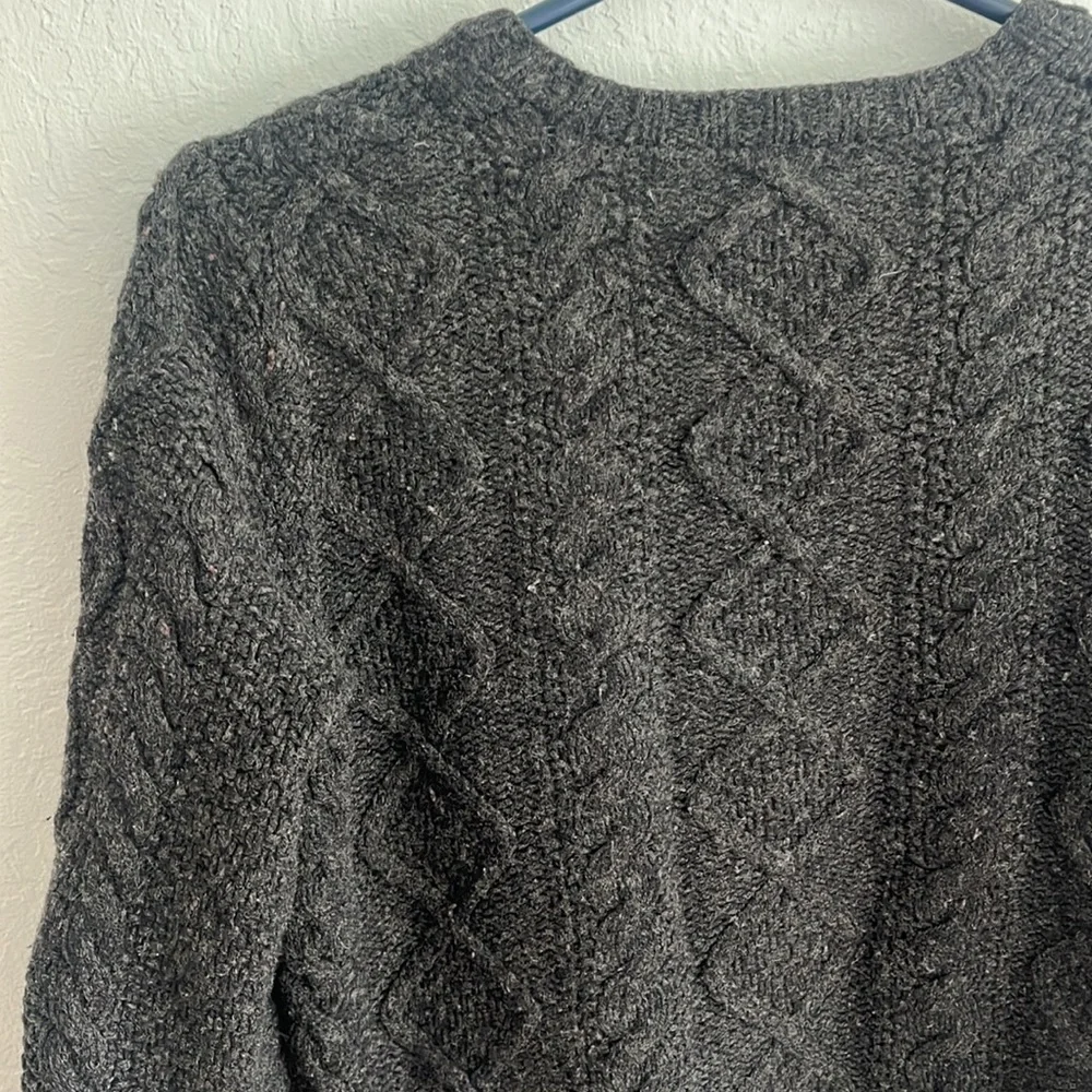 Banana Republic Dark Grey Lamb’s Wool Cable Knit Sweater V Neck - Picture 4 of 4